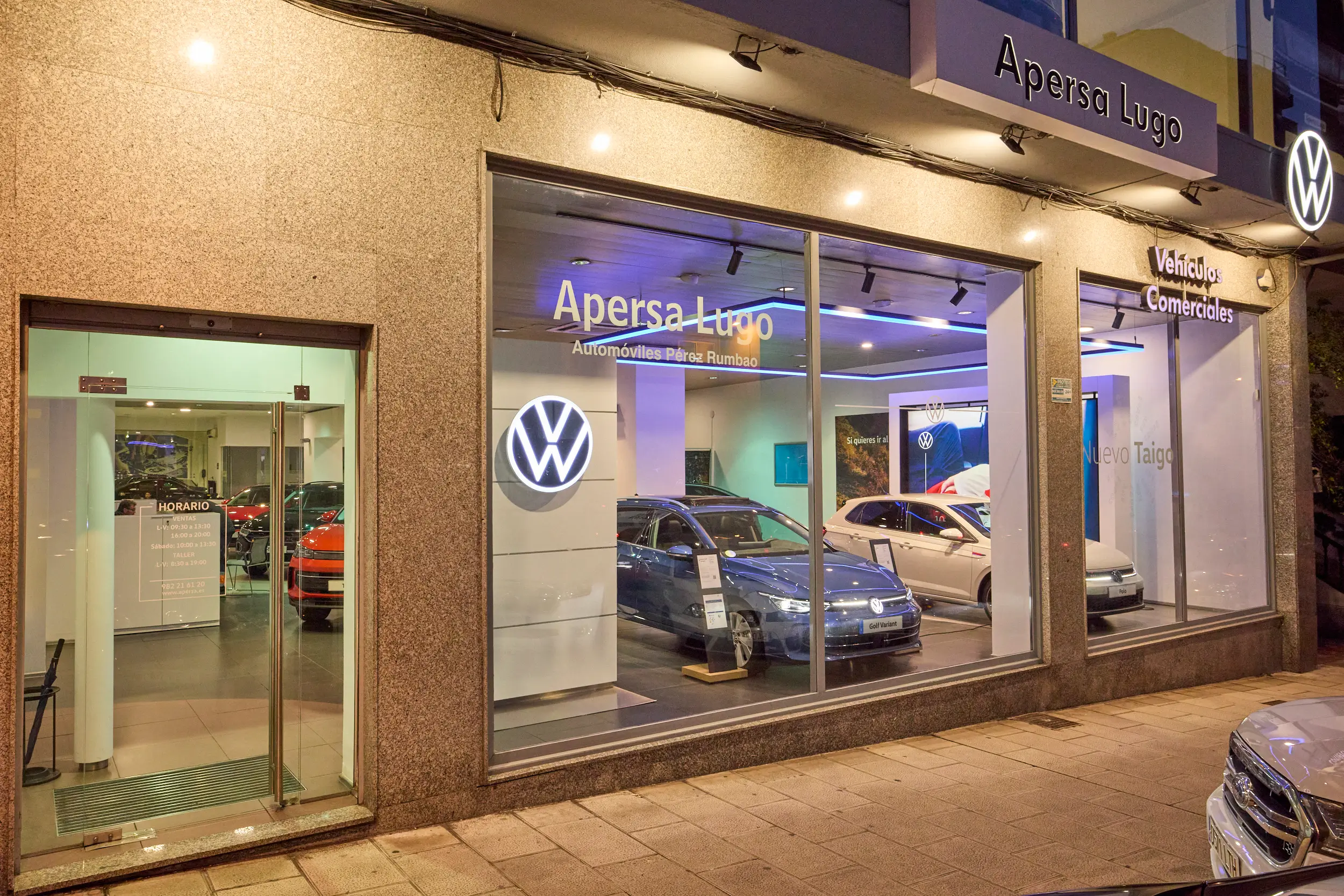 Entrada principal del concesionario Volkswagen Apersa en Lugo